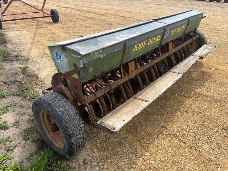 john-deere-10-image-2