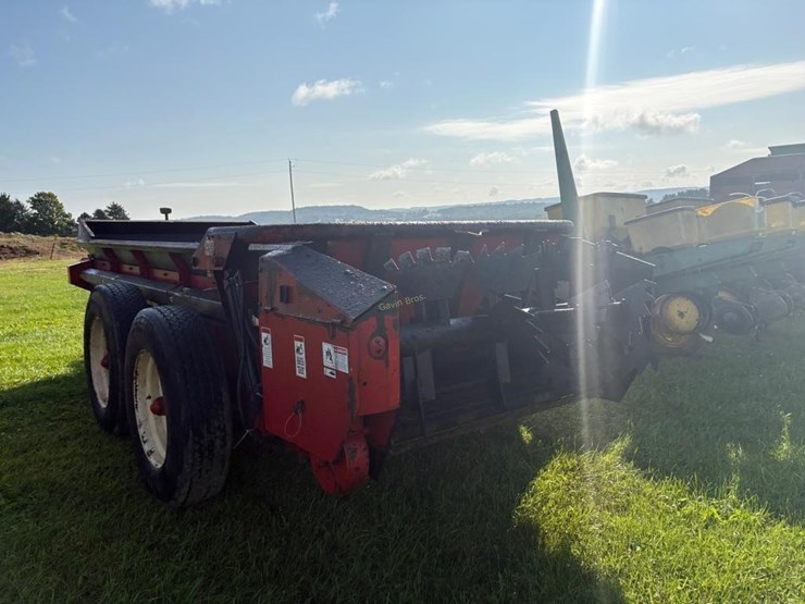 h&s-3131-heavy-duty-manure-spreader-image-8