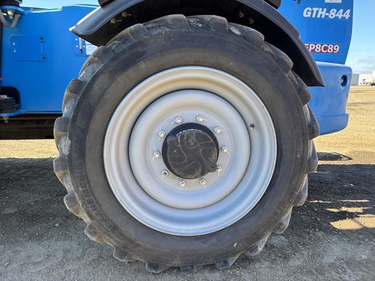 2018-genie-gth844-image-19