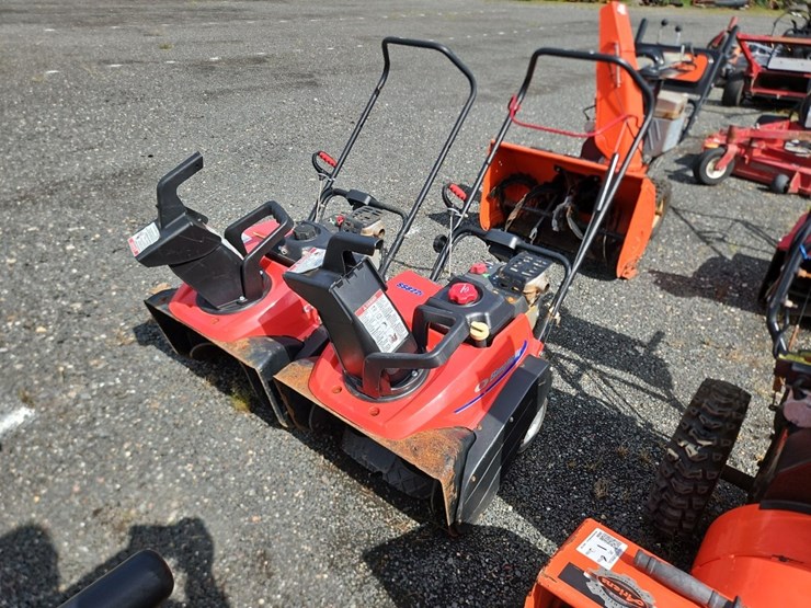 (2)-simplicity-ss822e-snow-blowers-image-1