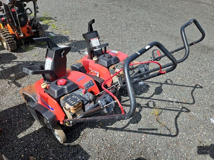 (2)-simplicity-ss822e-snow-blowers-image-4