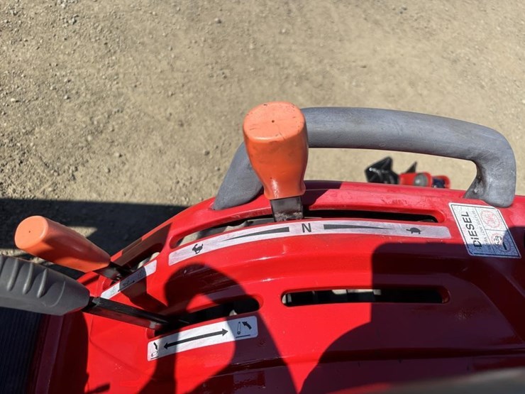 2017-massey-ferguson-gc1710-image-35