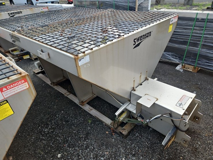 swenson-8'-stainless-steel-sand/salt-spreader-image-1