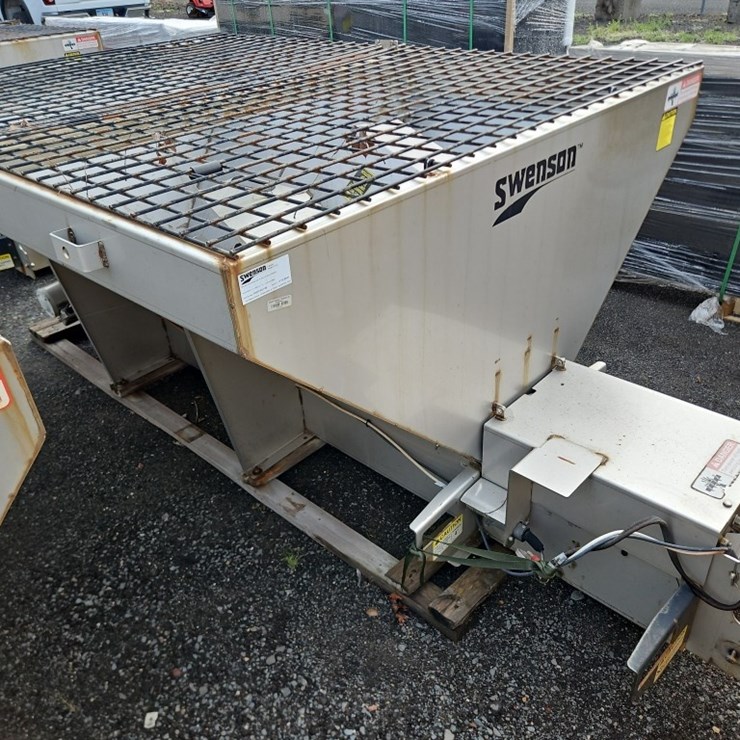 SWENSON 8' STAINLESS STEEL SAND/SALT SPREADER