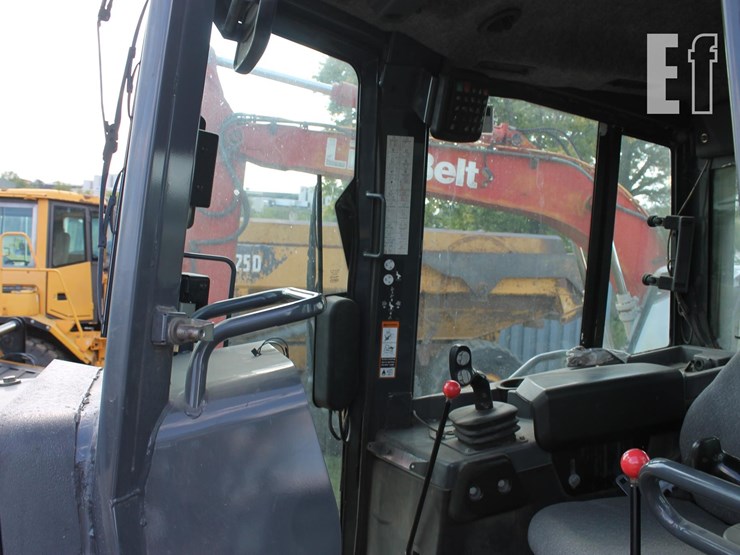 2015-deere-850k-image-11