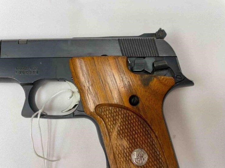 smith-&-wesson-22lr-pistol-image-7