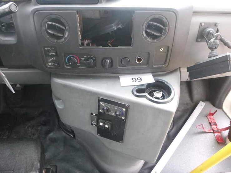 2017-ford-e450-image-9