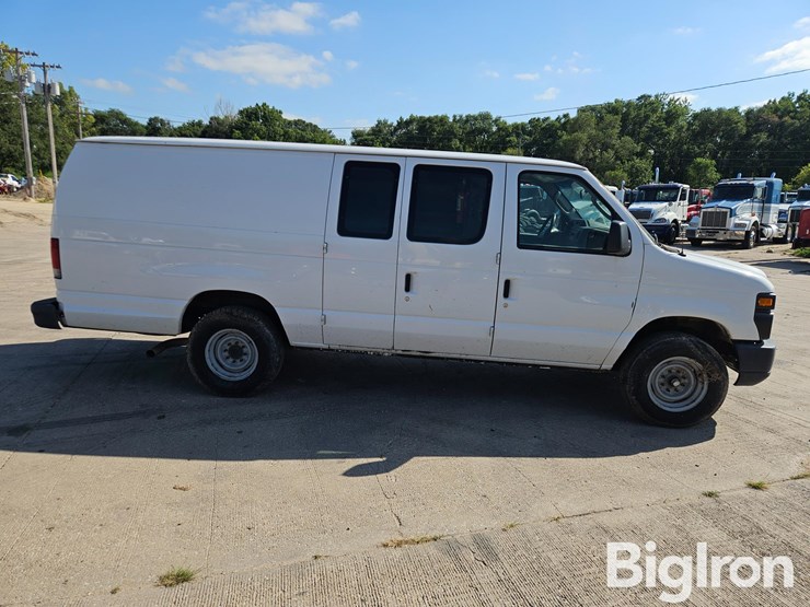 2013-ford-e350-image-4
