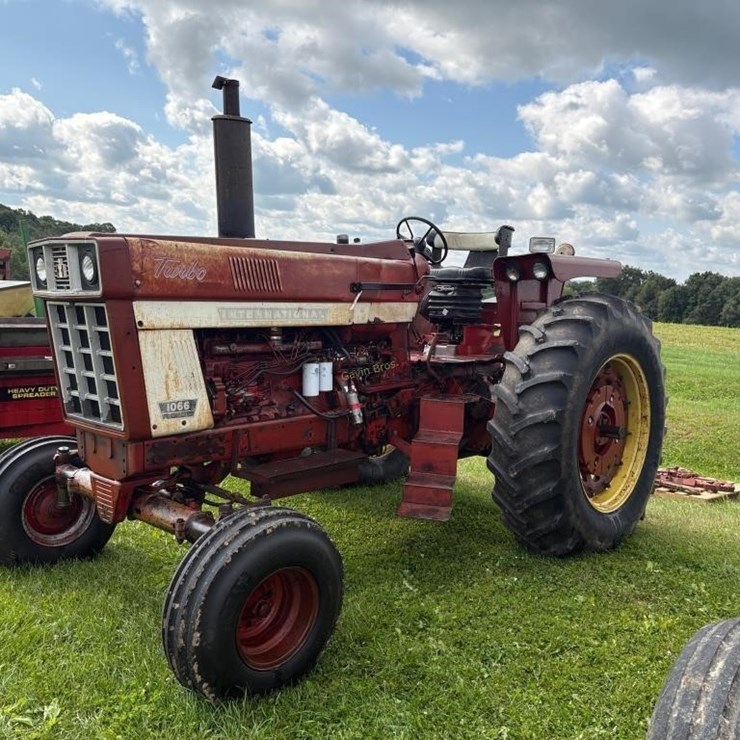 INTERNATIONAL 1066