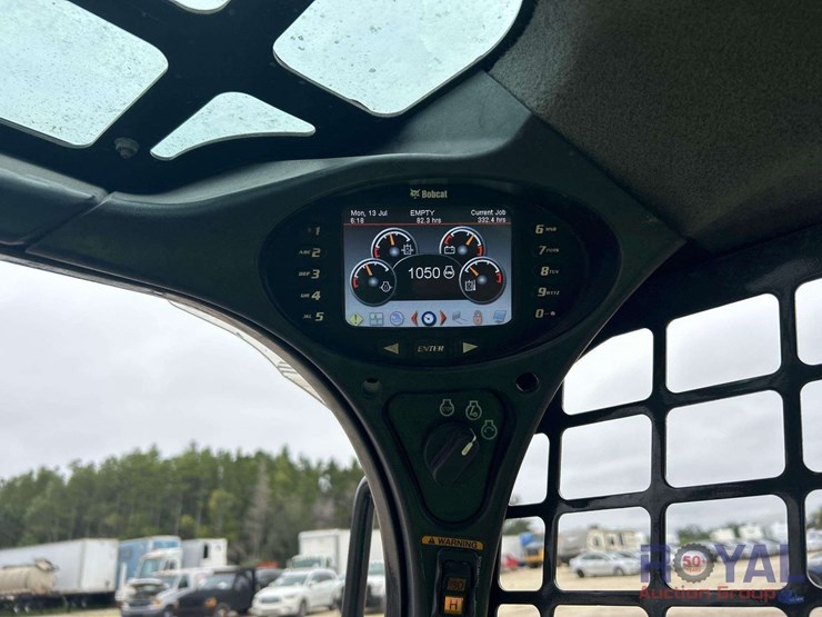 2020-bobcat-t740-image-15