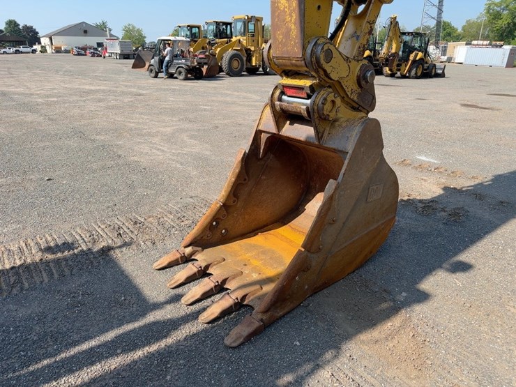 2016-caterpillar-325flcr-hydraulic-excavator-image-9