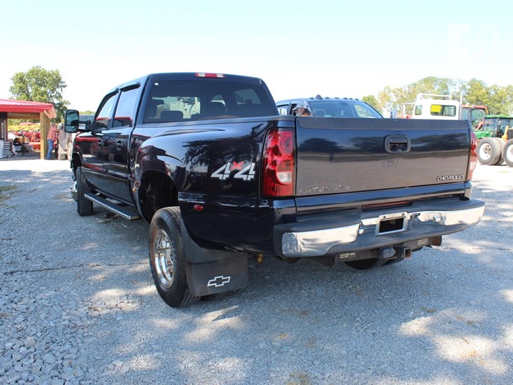 2005-chevrolet-3500-image-9