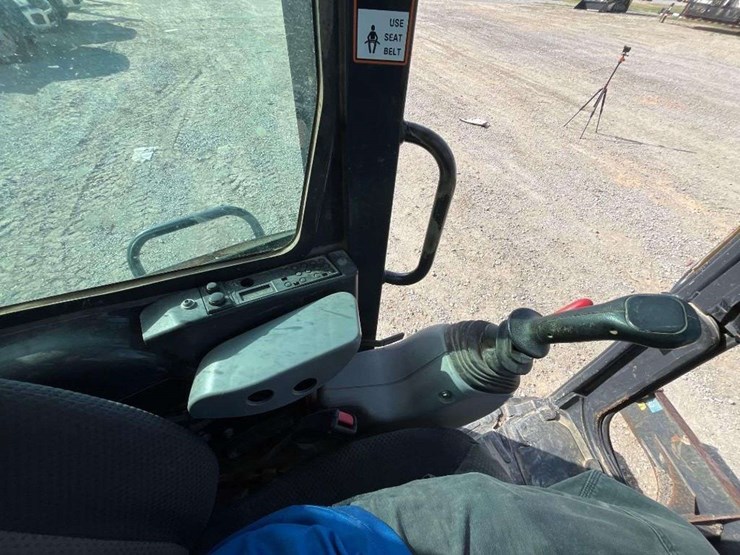 2016-deere-35g-image-18