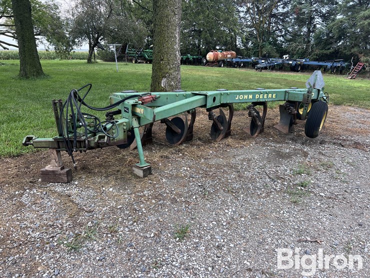 john-deere-2600-image-1