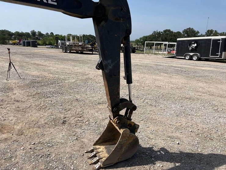 2016-deere-35g-image-17
