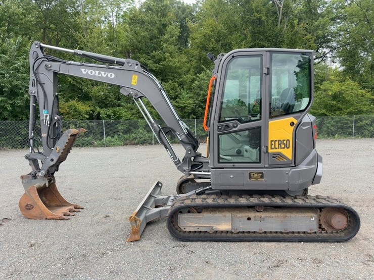 2021-volvo-ecr50f-mini-excavator-image-2