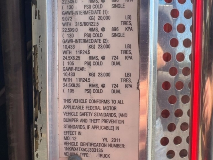 2012-kenworth-w900-image-41