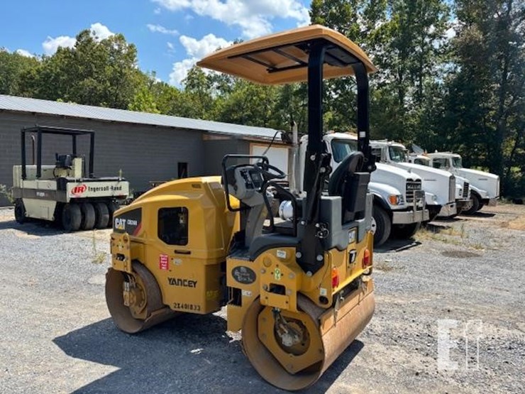 2019-caterpillar-cb24b-image-1