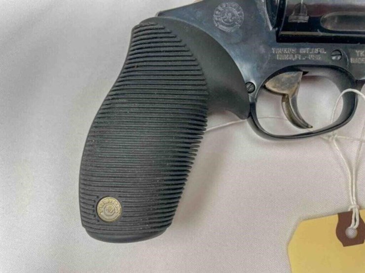 taurus-.17-hmr-revolver-image-12