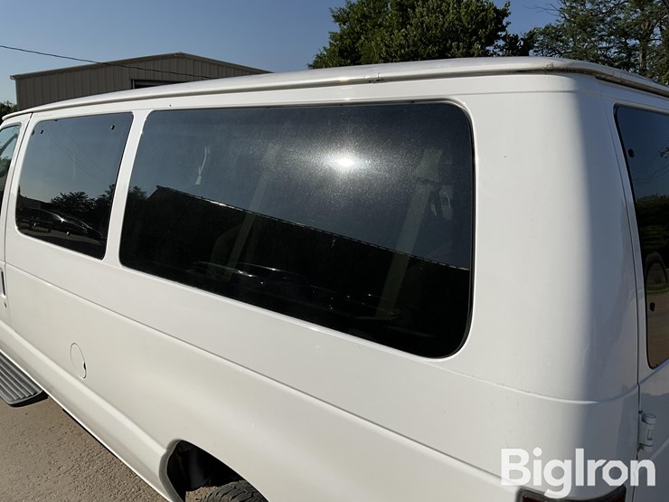 2011-ford-e350-xlt-image-18