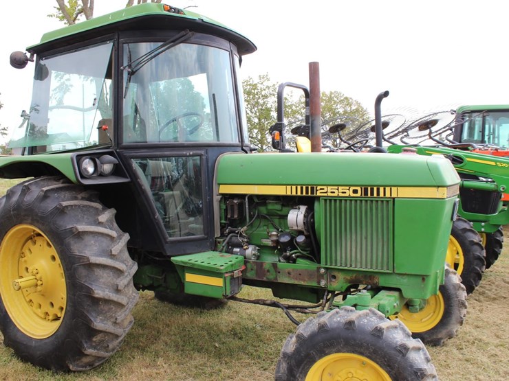 john-deere-2550-image-1