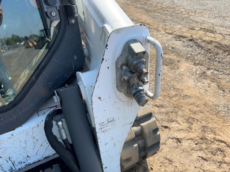 2019-bobcat-t590-image-11