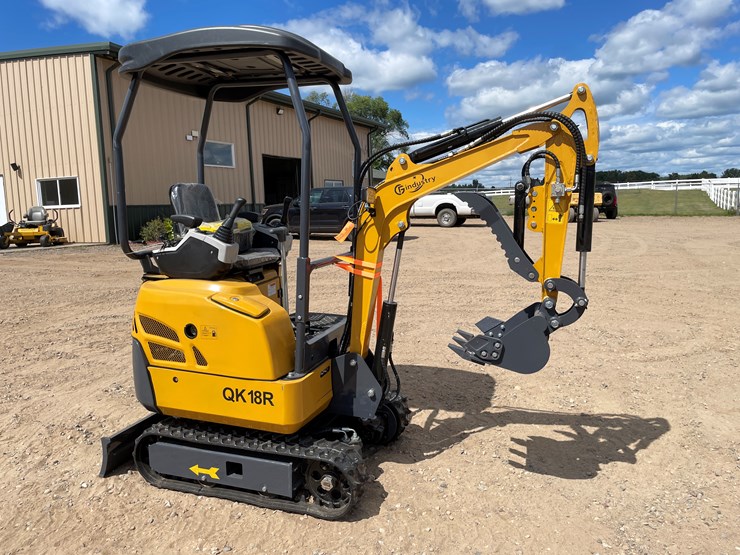 #9370-•-2025-unused-cfg-mini-excavator-image-2