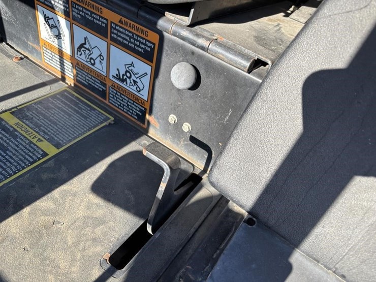 2013-john-deere-1600-turbo-image-24
