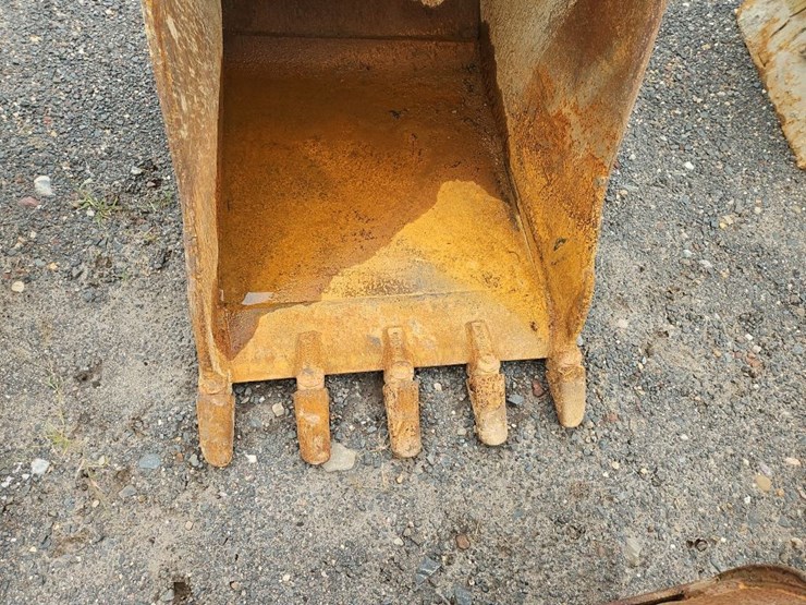 caterpillar-30-image-5