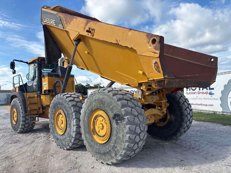 2015-deere-410e-image-4