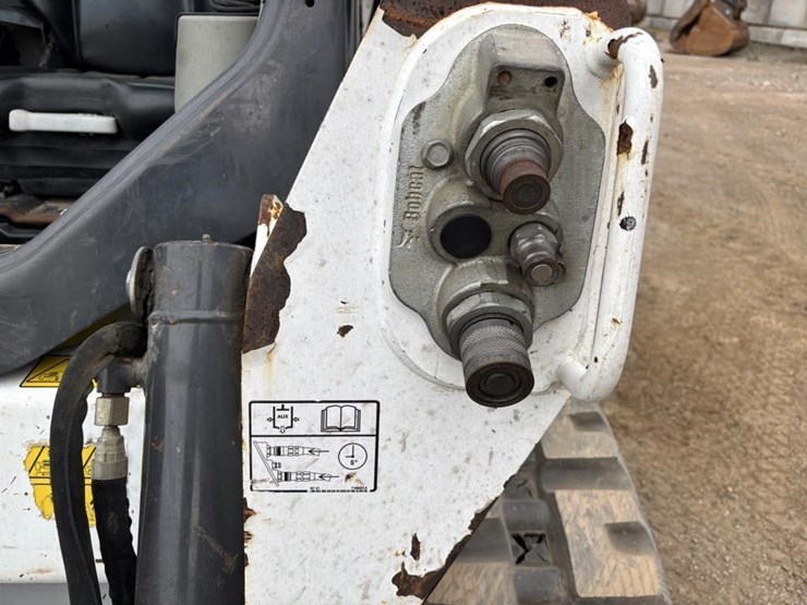 2022-bobcat-t550-image-13