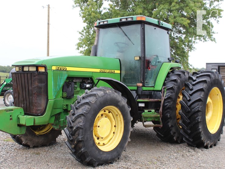 john-deere-8200-image-1