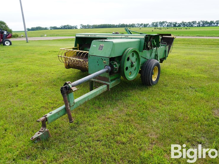 john-deere-336-image-1