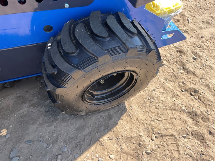 #9473-•-unused-2025-agt-mini-wheeled-skid-steer-image-11