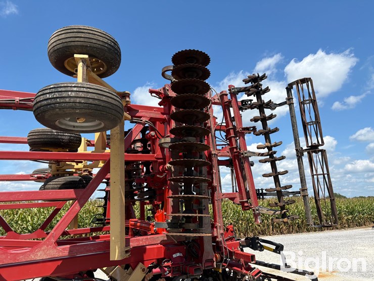 2013-kuhn-krause-8000-40-image-11