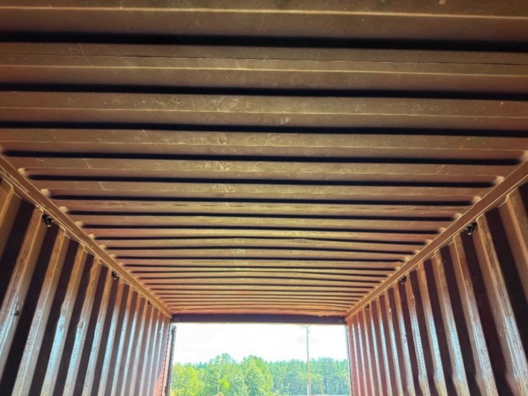 20'-shipping-container-image-10