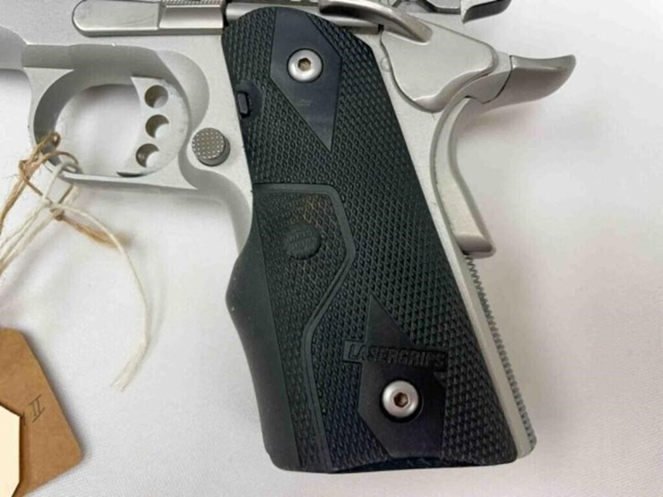 kimber-45-acp-pistol-image-10