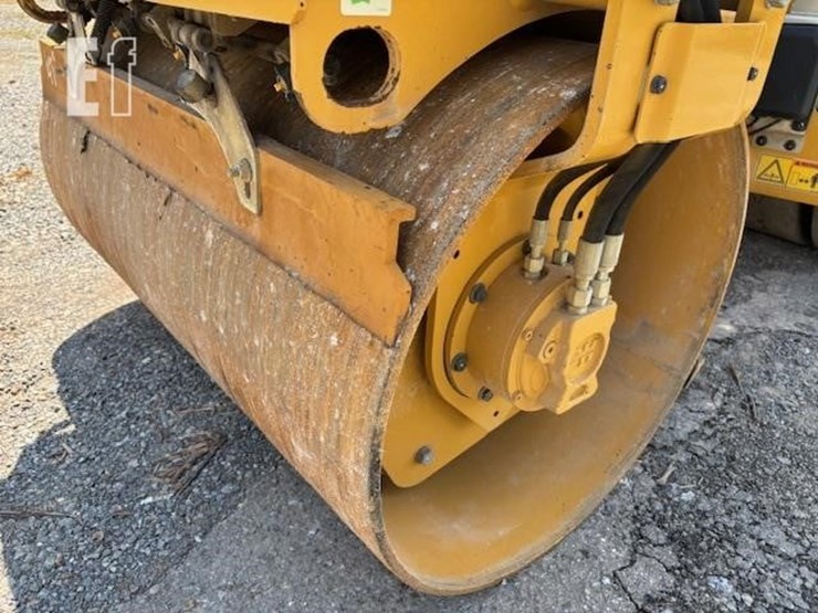 2019-caterpillar-cc24b-image-9
