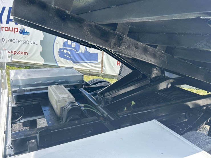 2019-ford-f550-image-11
