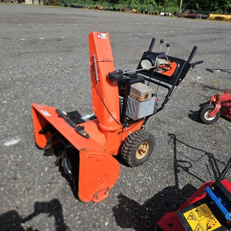 ARIENS DELUXE 30 SNOW BLOWER