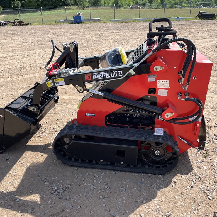 #9562 • Unused 2025 AGT Skid Steer Loader