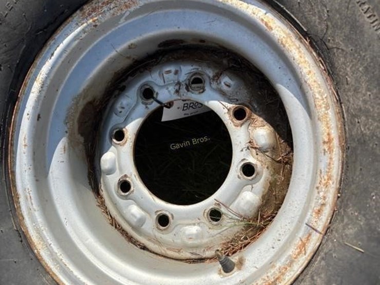 (1)-31-x-13.5---15-implement-tire-image-2