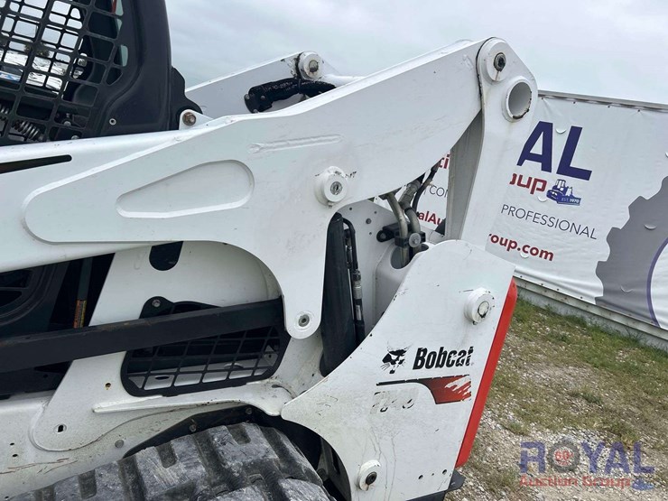 2020-bobcat-t740-image-13