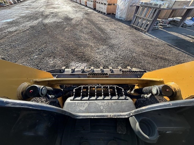 2021-caterpillar-249d3-image-20