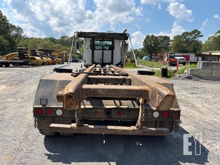 2003-mack-granite-cv713-image-2