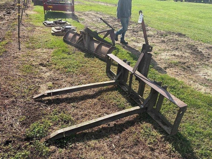 3pt-2-prong-bale-mover-image-3