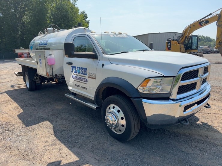 2016-dodge-ram-5500-image-7