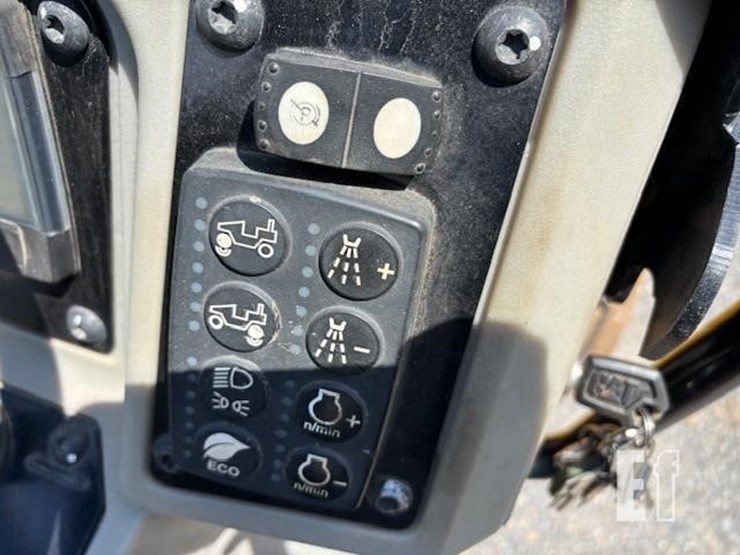 2019-caterpillar-cc24b-image-21