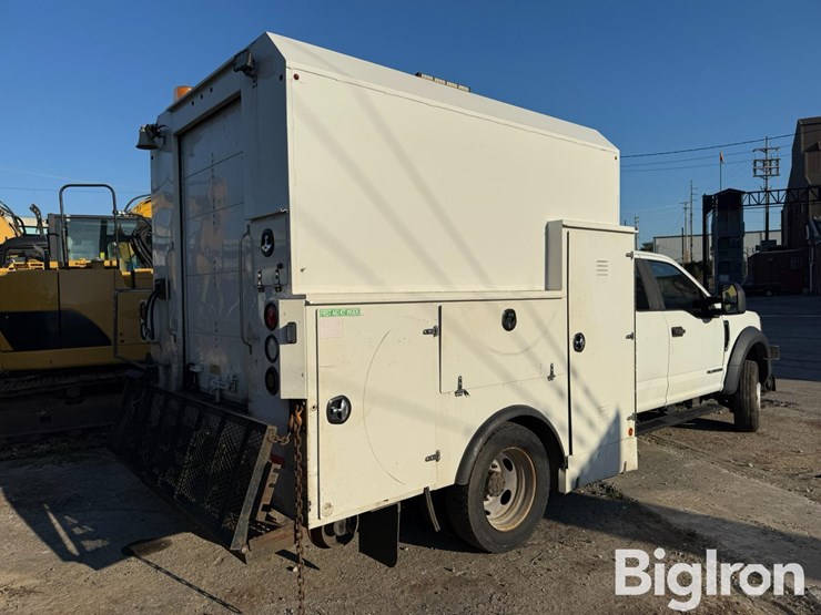 2017-ford-f550-xl-image-5