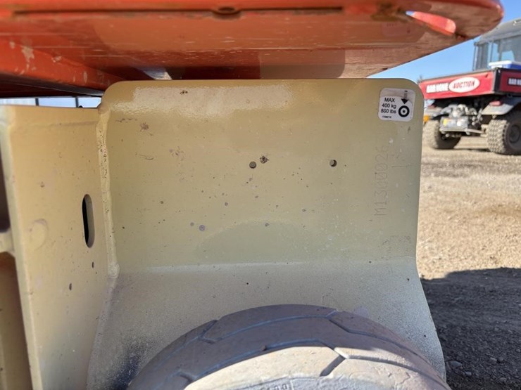 jlg-1230es-image-16